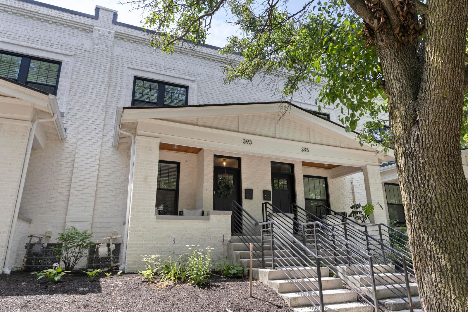 Property Photo: 393 W 2nd Avenue OH 43201