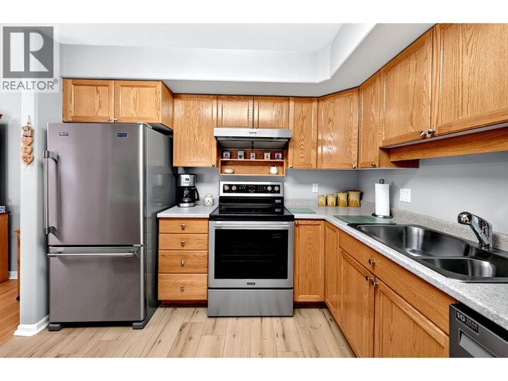Property Photo: 860 Nicolani Drive 212 BC V2B 5B3