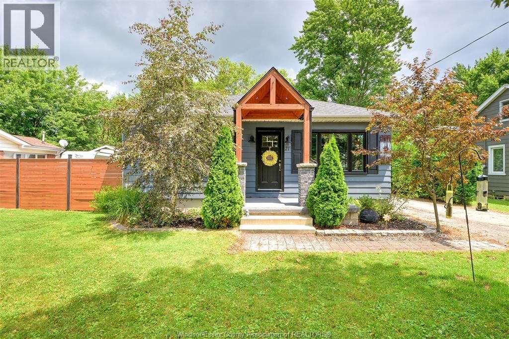 Property Photo:  21 Ella Street South  ON N0P 2L0 