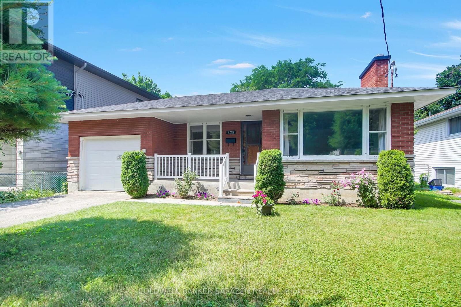 Property Photo: 838 Maplewood Avenue ON K2B 5V5
