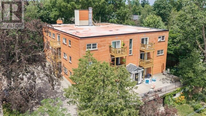Property Photo:  98 William Street East  ON N5A 4Y1 