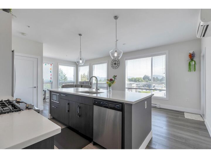 Property Photo:  32838 Ventura Avenue 405  BC V2S 0M5 