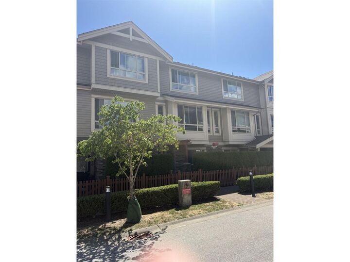 Property Photo:  19752 55A Avenue 27  BC V3A 3X2 