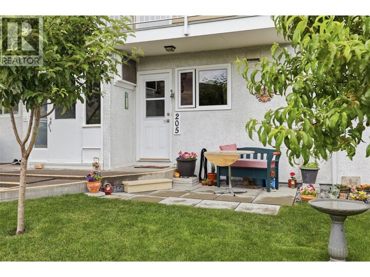 Property Photo: 825 Hill Street 205 BC V0K 1A0