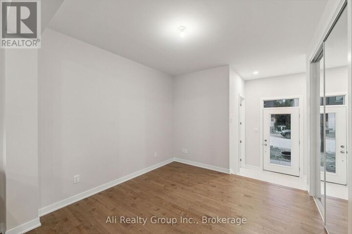 Property Photo:  242 Falsetto Street  ON K1W 0S2 