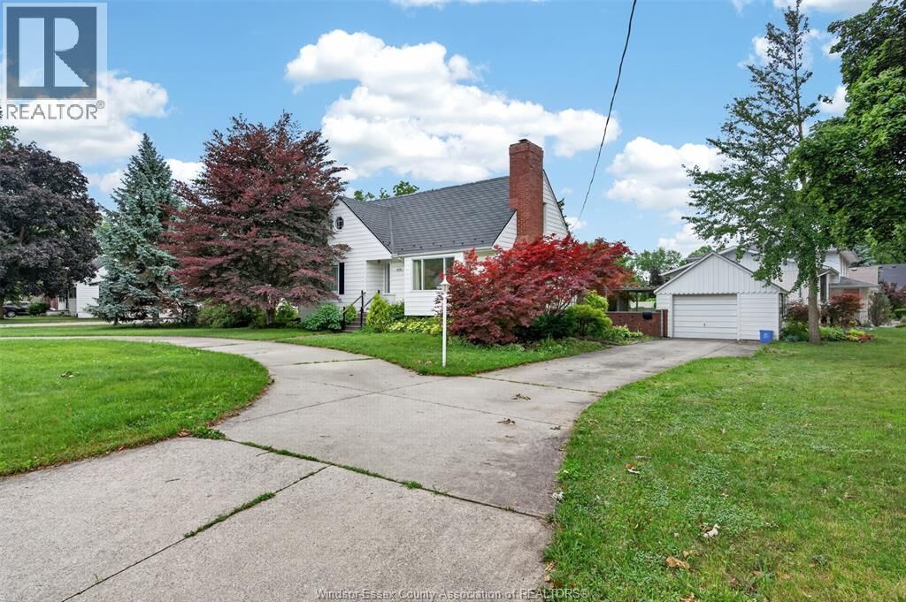 Property Photo: 4171 Roseland Dr W ON N9G 2A1