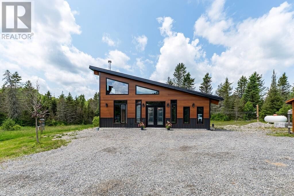 Property Photo: 895 Horseshoe Lake Road ON P3E 4N1