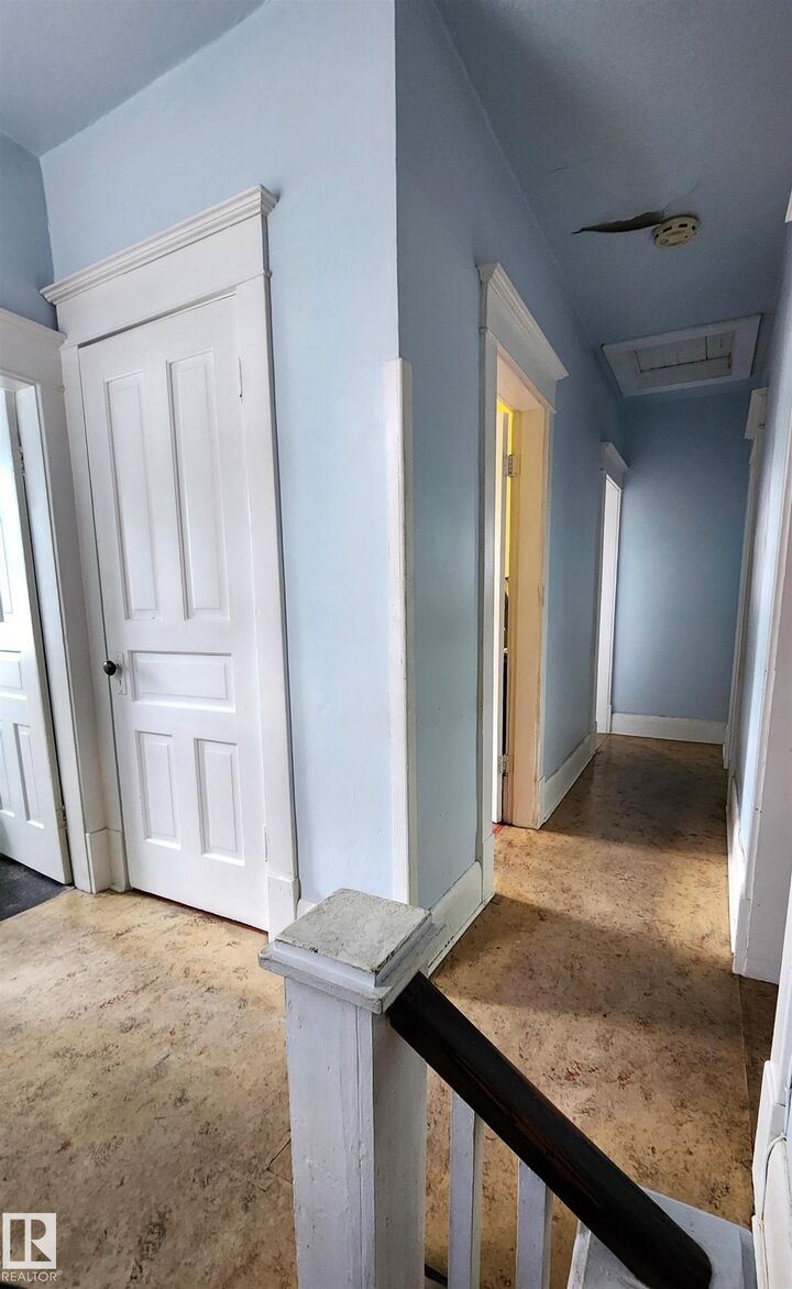 Property Photo: 9522 110 Avenue NW AB T5H 1H4