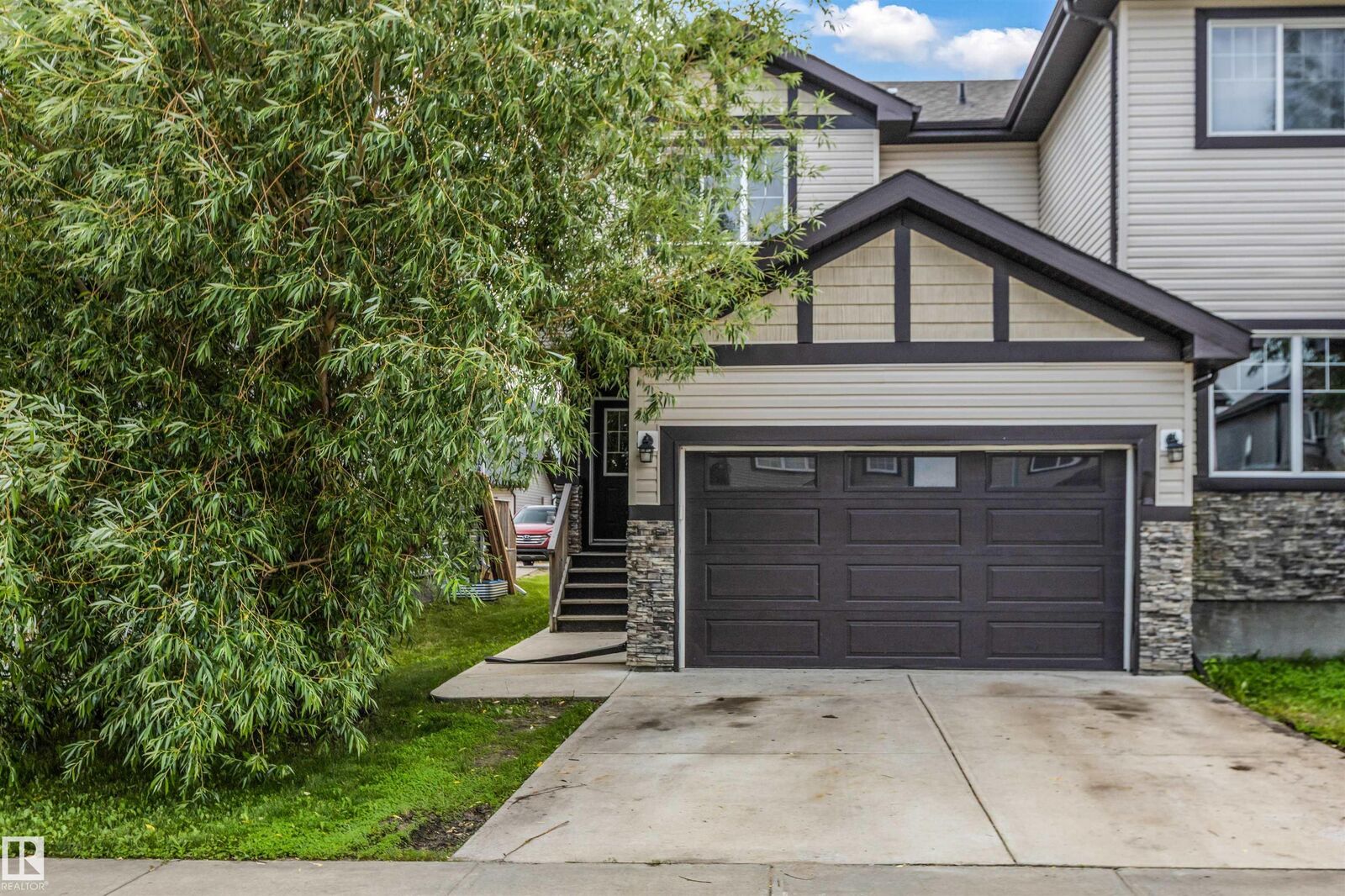 Property Photo:  15 Redding Way  AB T8L 0S7 