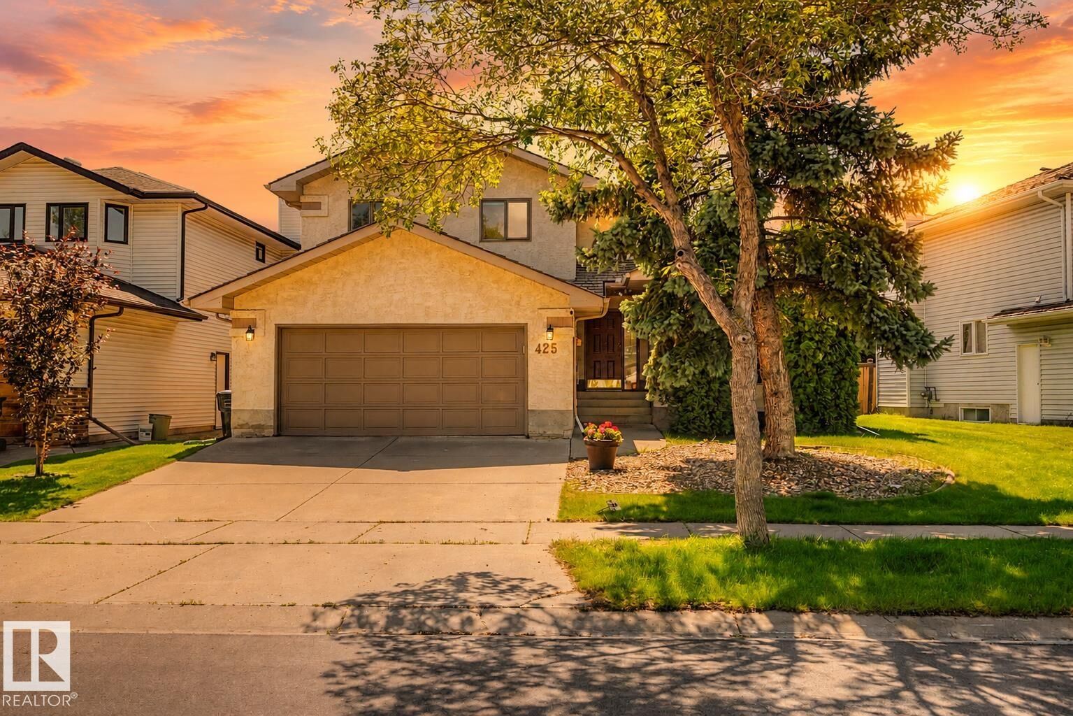 Property Photo:  425 Buchanan Road NW  AB T6R 2A5 