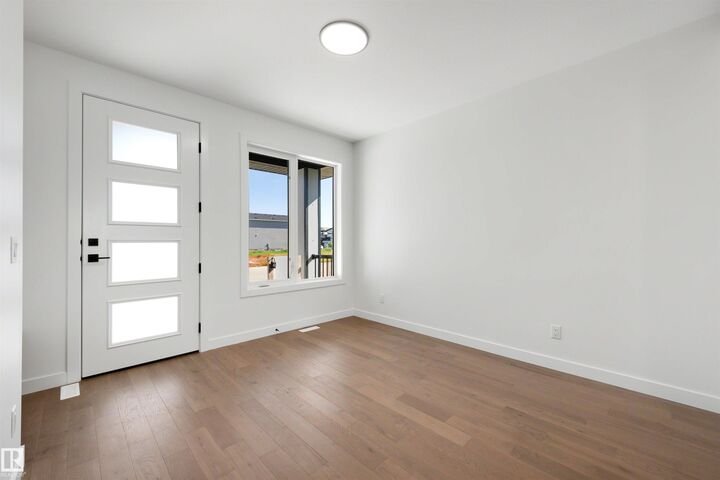 Property Photo:  39 Elsinore Place NW  AB T5X 0M6 