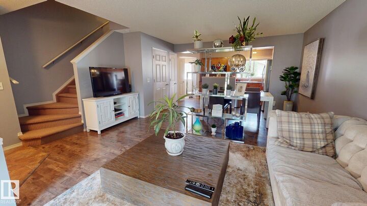 Property Photo: 5992 South Terwillegar Boulevard NW AB T6R 0K4