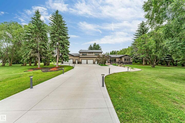 Property Photo: 51528 Rge Road 262 37 AB T6Y 1C1