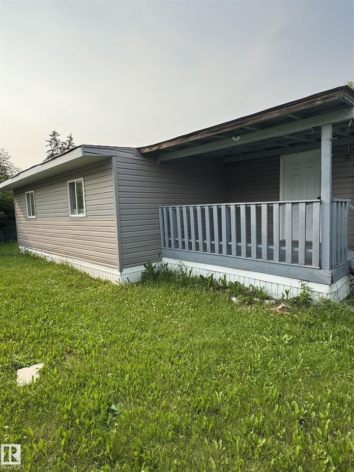 Property Photo:  543 Evergreen Street NW  AB T5Y 4M2 