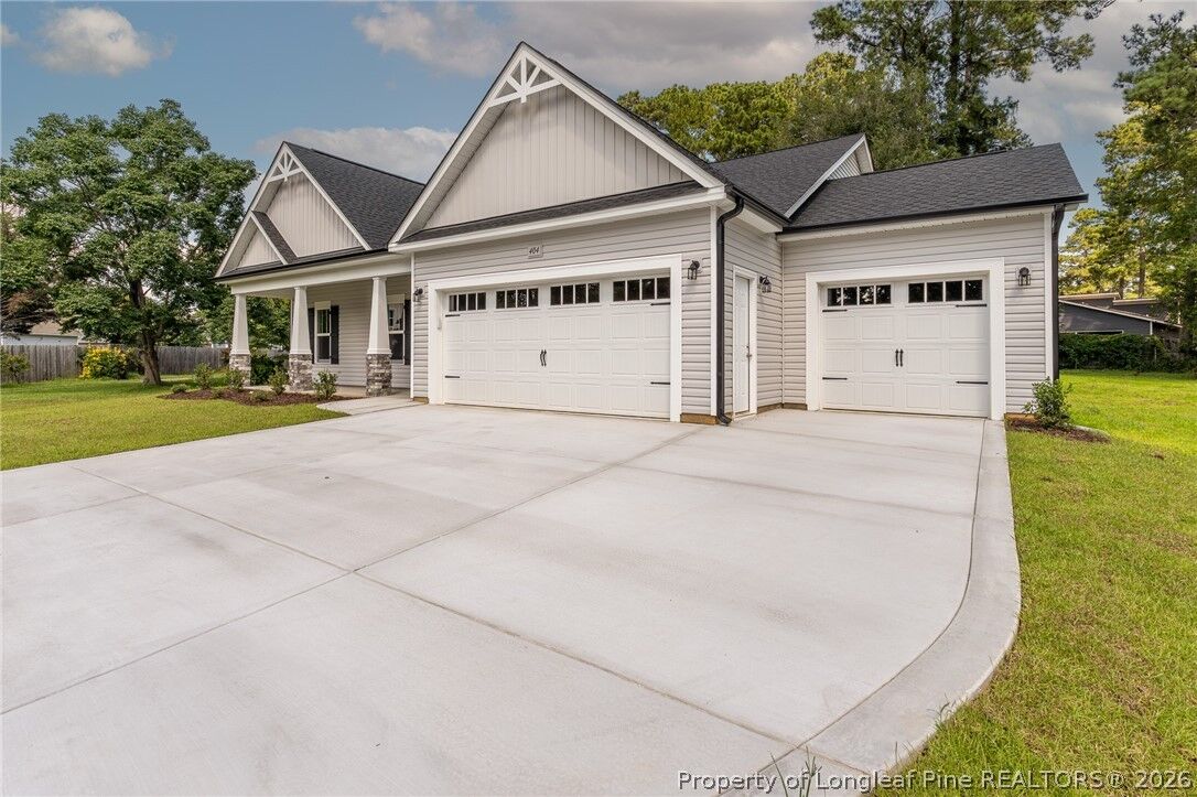 Property Photo:  404 Gleneagles Court  NC 28311 