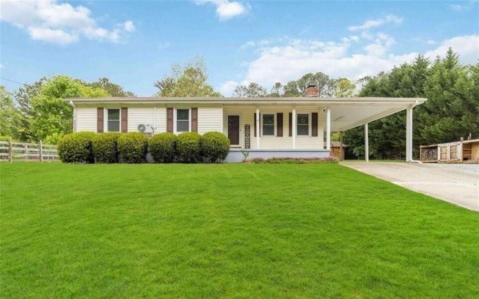 Property Photo: 3040 Land Road GA 30004
