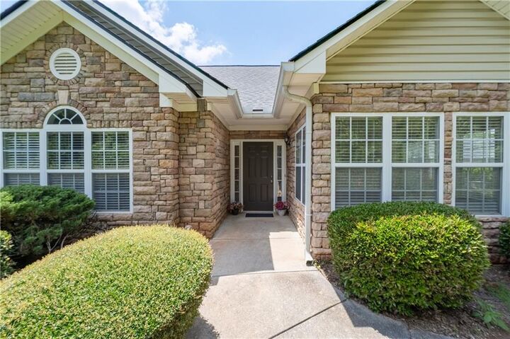 Property Photo: 3708 Villa Springs Circle GA 30127