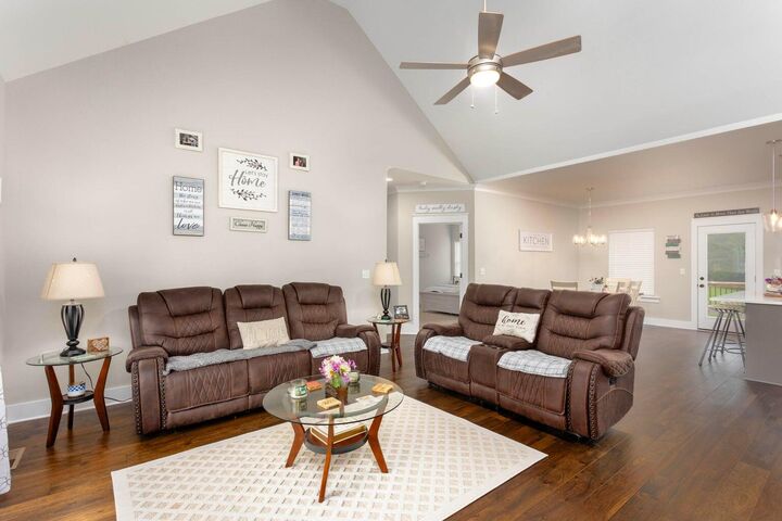 Property Photo: 725 Riddle Road TN 37321