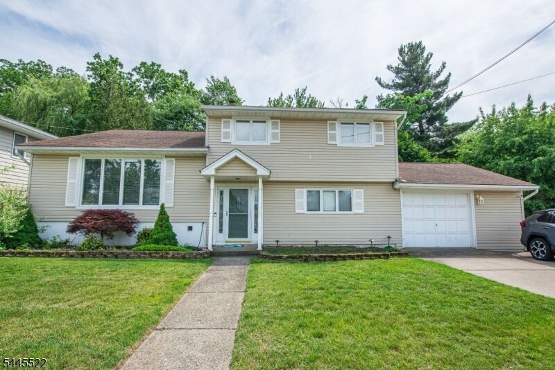 Property Photo:  319 Winifred Dr  NJ 07512 
