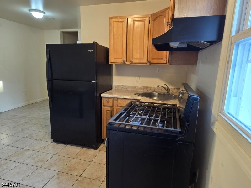 Property Photo:  763 W Grand Ave 2 R  NJ 07065 