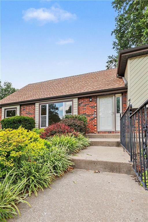 Property Photo:  419 Gordon Drive  MO 64068 