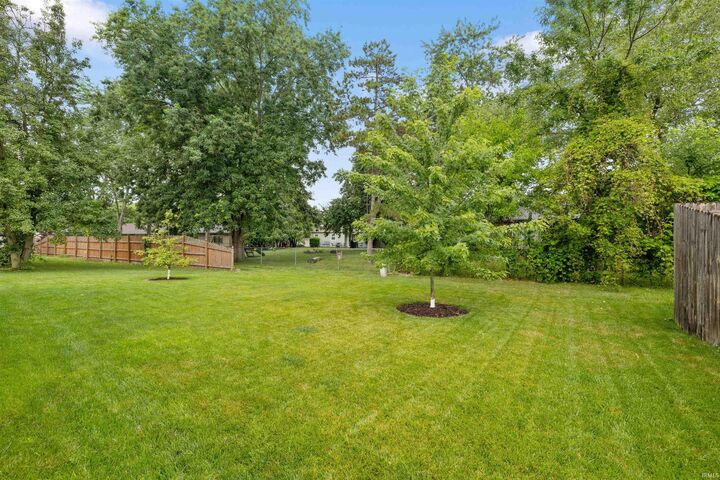Property Photo:  6811 Wrangler Court  IN 46835-1735 