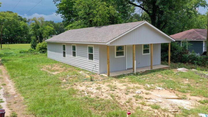 Property Photo:  401 W Sunset Ave  TX 75647 