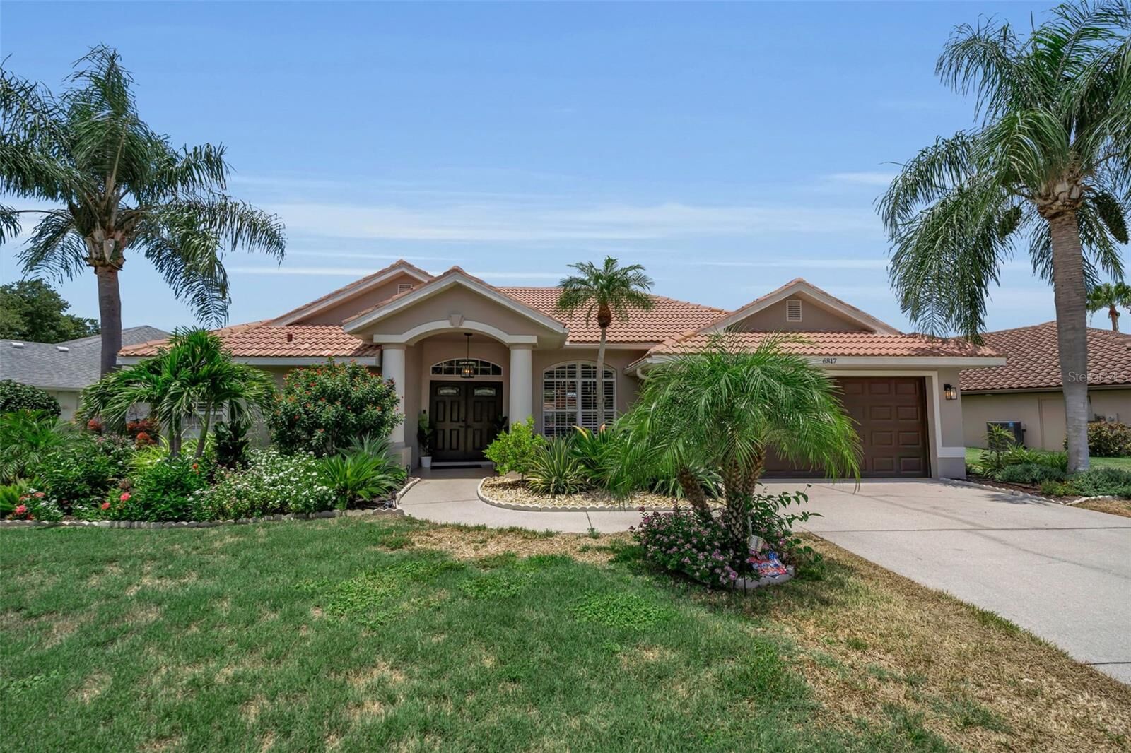 Property Photo:  6817 Corral Circle  FL 34243 