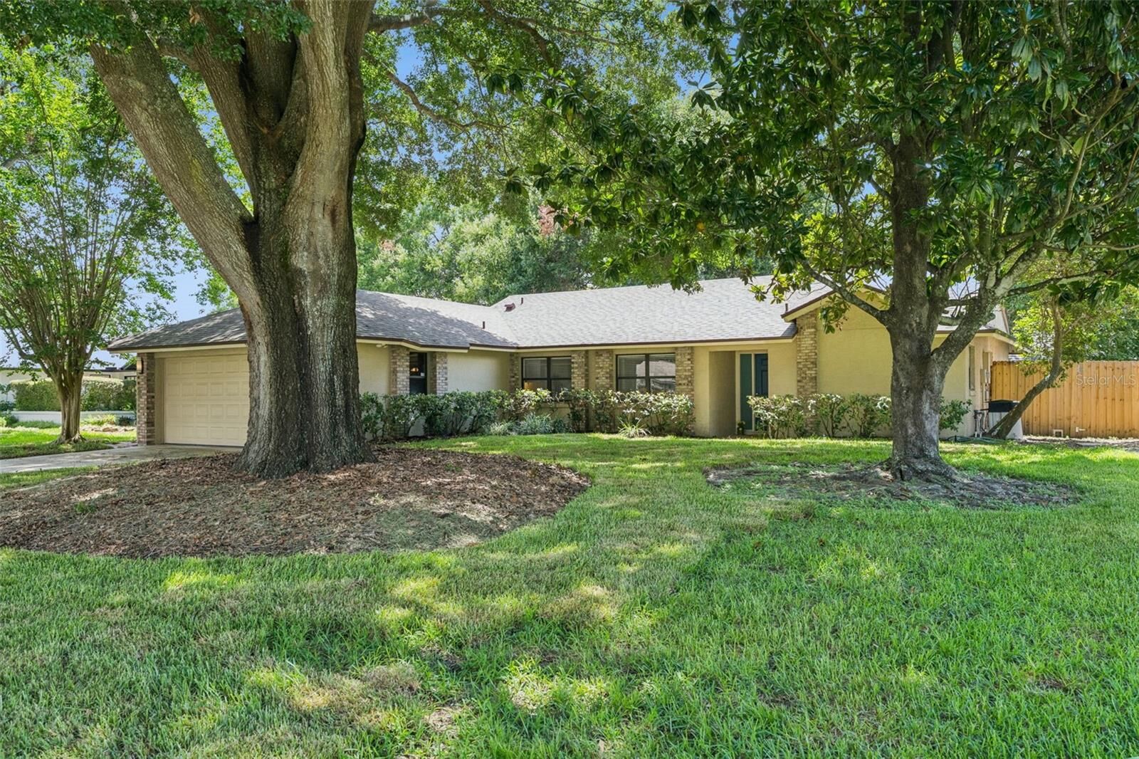 Property Photo: 9433 Palm Tree Drive FL 34786