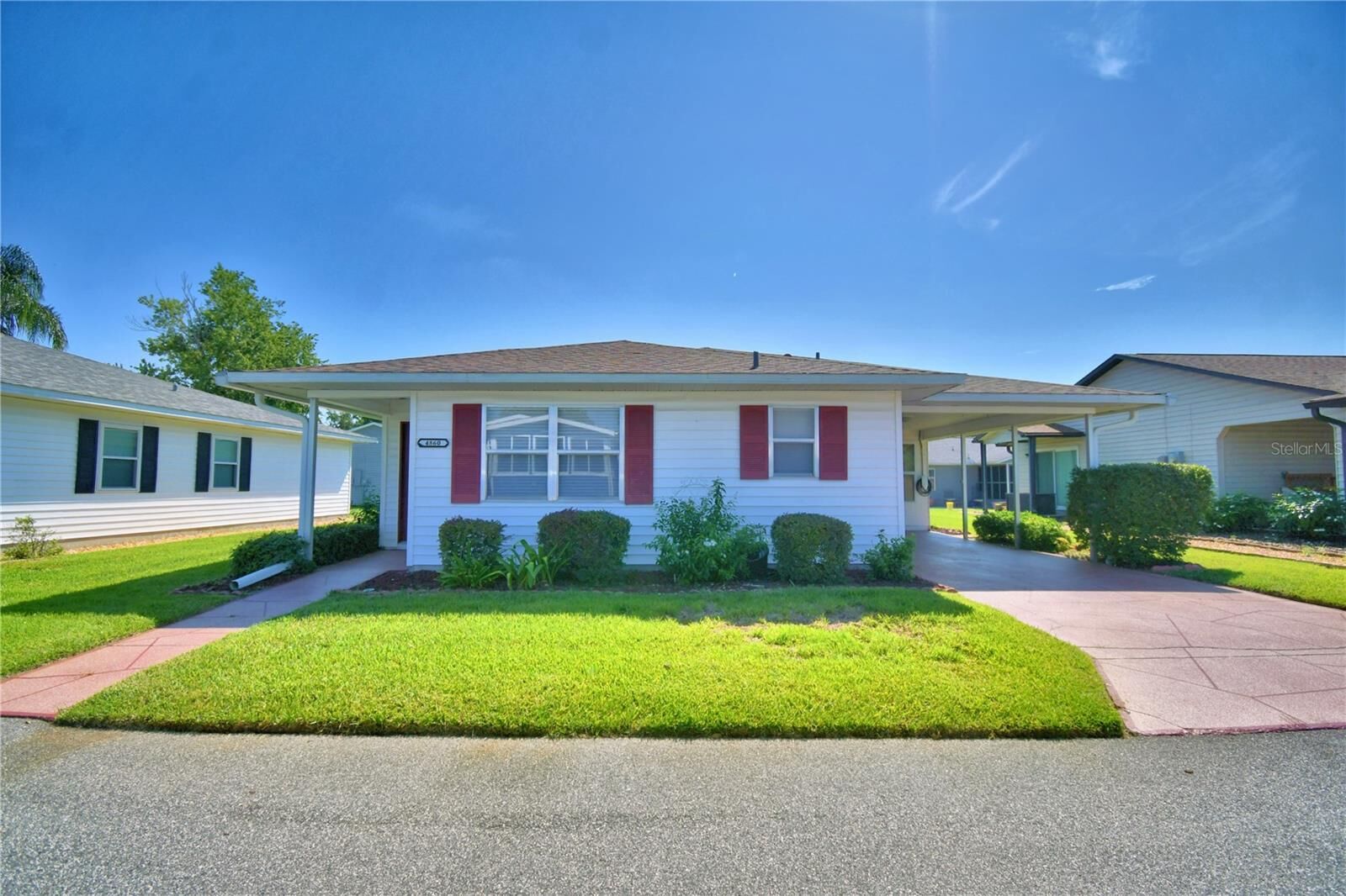 Property Photo: 4860 Goldenview Lane FL 33811