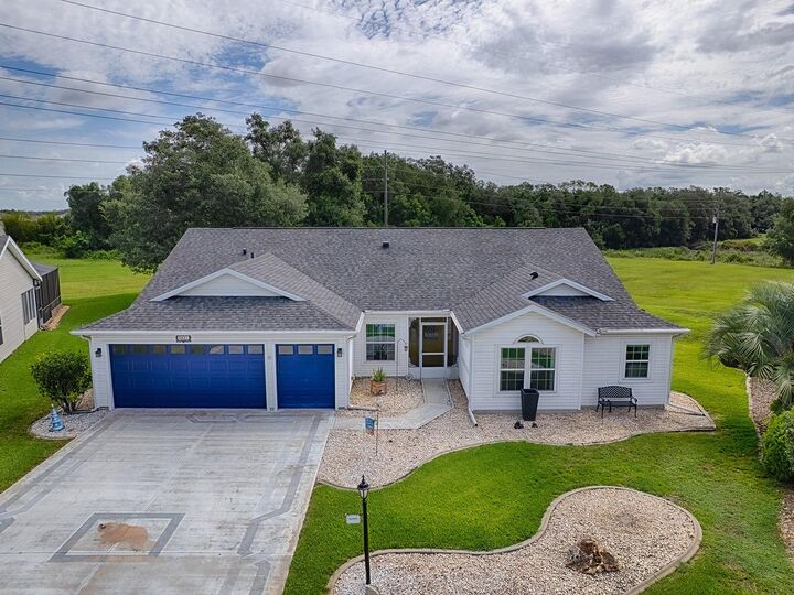 Property Photo:  3851 Manor Oaks Court  FL 34748 