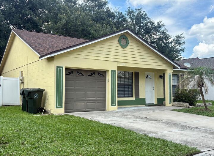 Property Photo: 1021 Alpug Avenue FL 32765