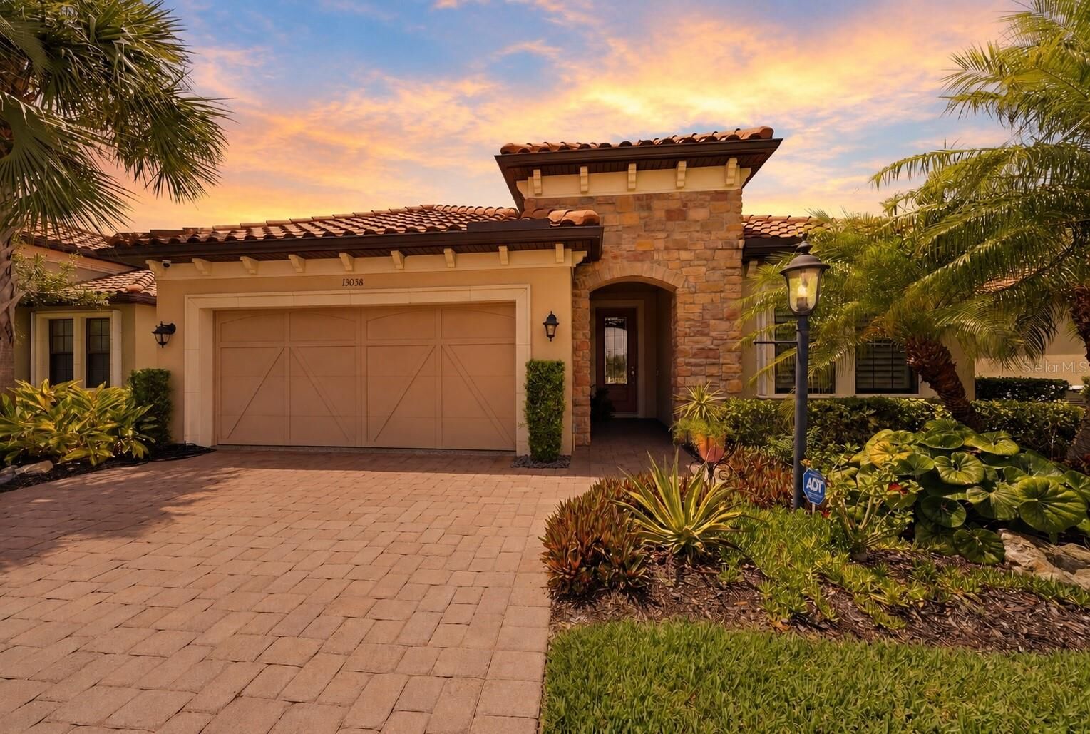 Property Photo: 13038 Prima Drive FL 34211
