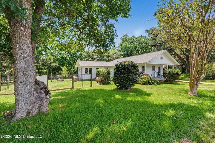 Property Photo:  118 Don Vincent Drive  MS 39452 