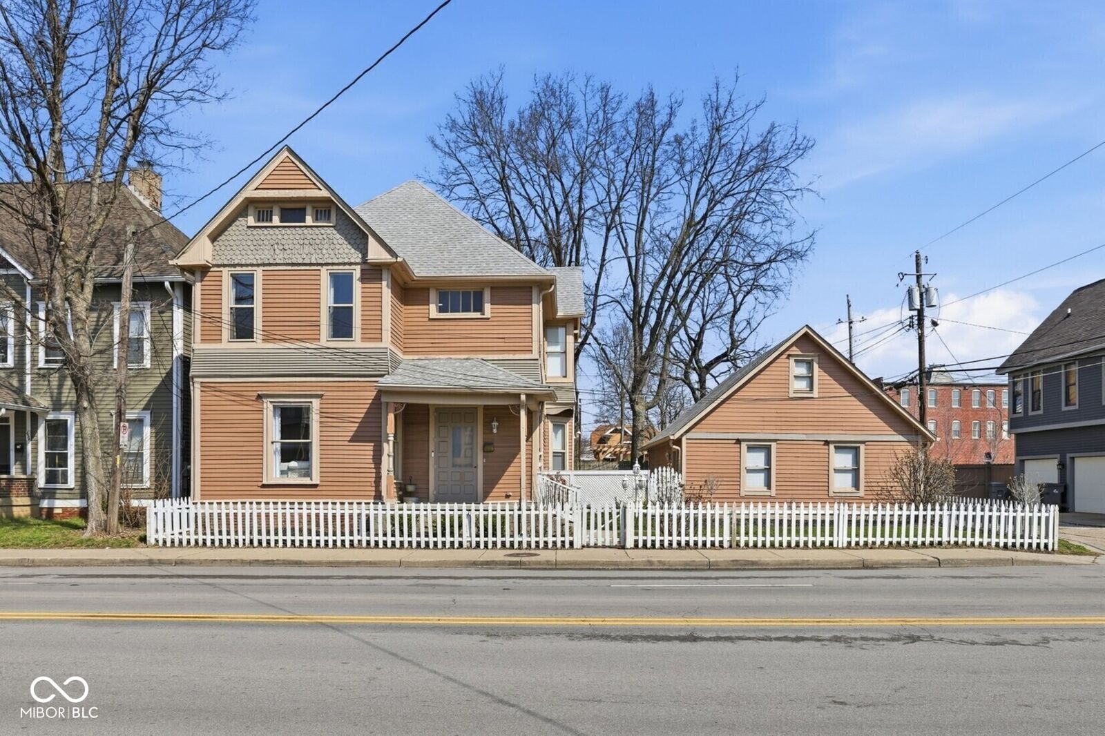Property Photo:  640 E 10th Street  IN 46202 
