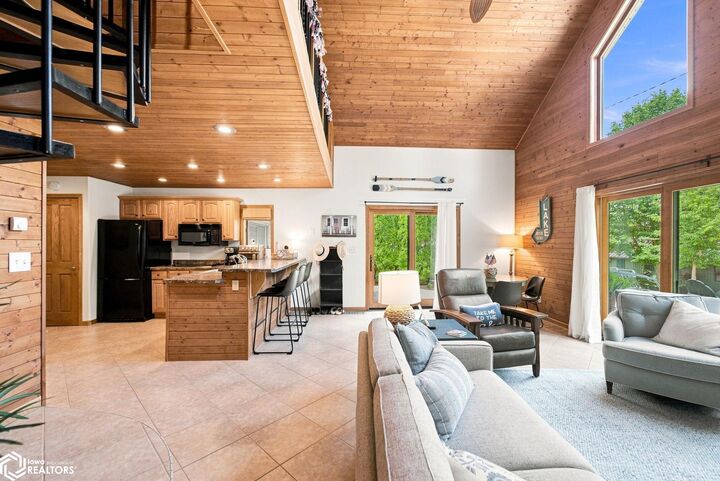 Property Photo:  5078 S Shore Dr  IA 50428 