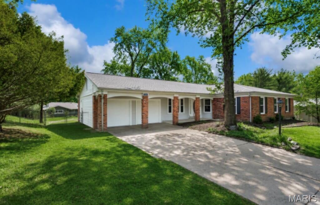 Property Photo:  1944 Pepperrell Drive  MO 63146 