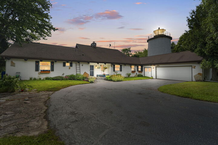 Property Photo:  1270 Lake Shore Rd  WI 53024 