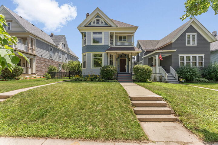 Property Photo:  523 E Homer St  WI 53207 
