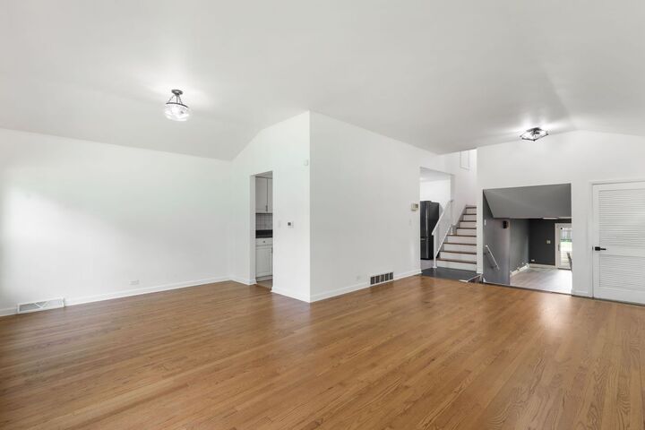 Property Photo: 5334 Grove Street IL 60077