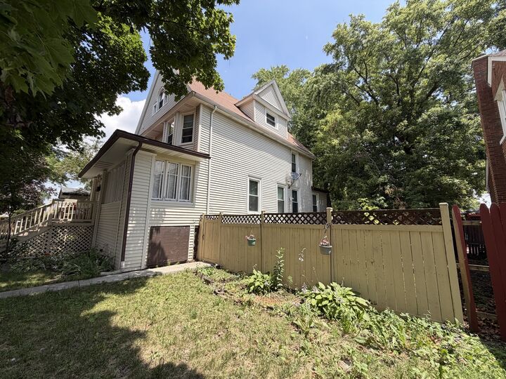 Property Photo: 209 S 19th Avenue IL 60153