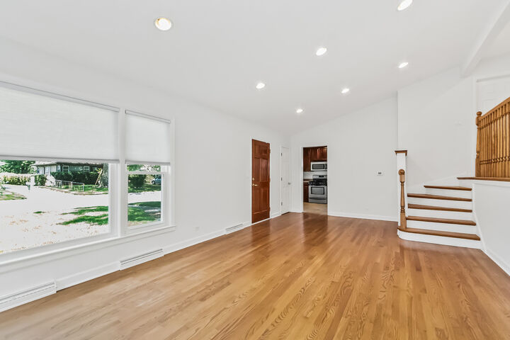 Property Photo: 232 Thelin Court IL 60091