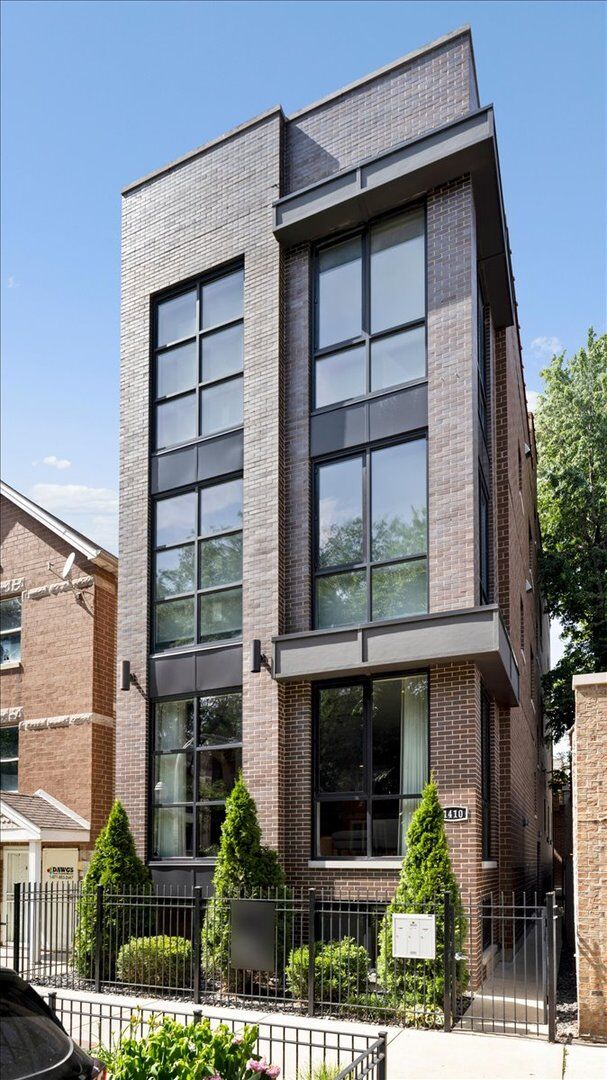 Property Photo:  1410 W Huron Street 1  IL 60642 