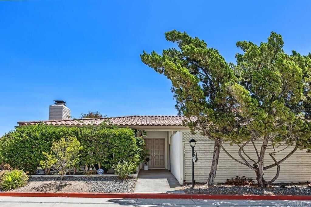 Property Photo:  7057 Estrella De Mar Road  CA 92009 