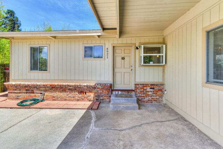 Property Photo: 4921 Foster Way CA 95608