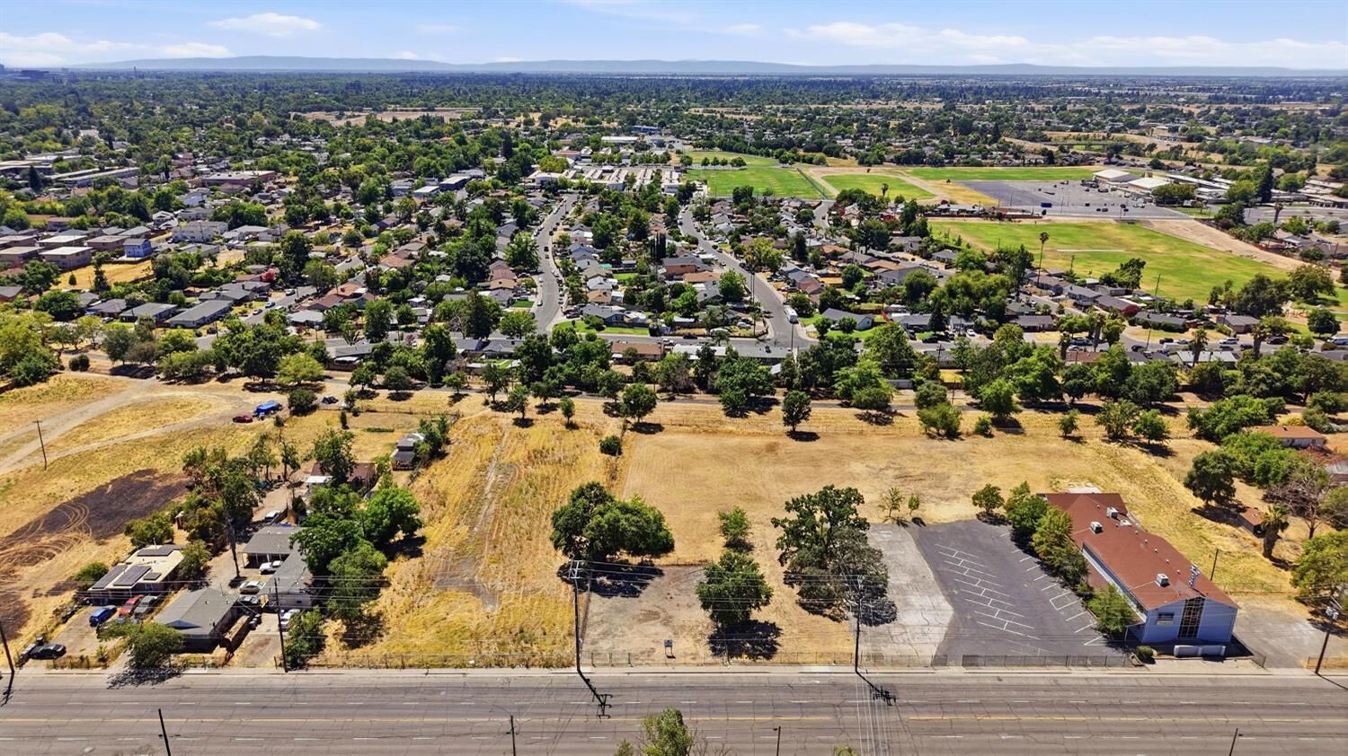 Property Photo: 2845 Rio Linda Boulevard CA 95815