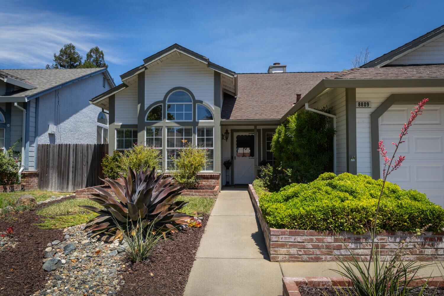 Property Photo: 8809 Bridalsmith Drive CA 95828