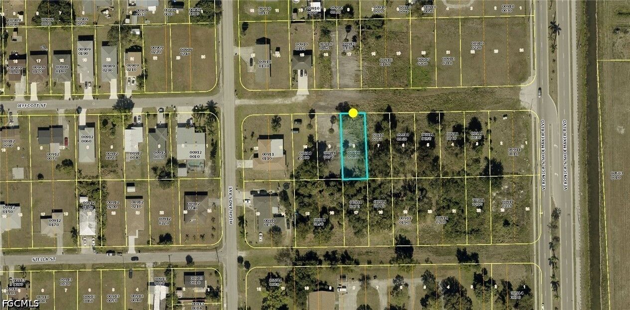 Property Photo: 3520 Jeffcott Street FL 33916