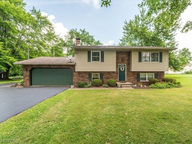 Property Photo:  3545 Cadwallader Sonk Road  OH 44410 