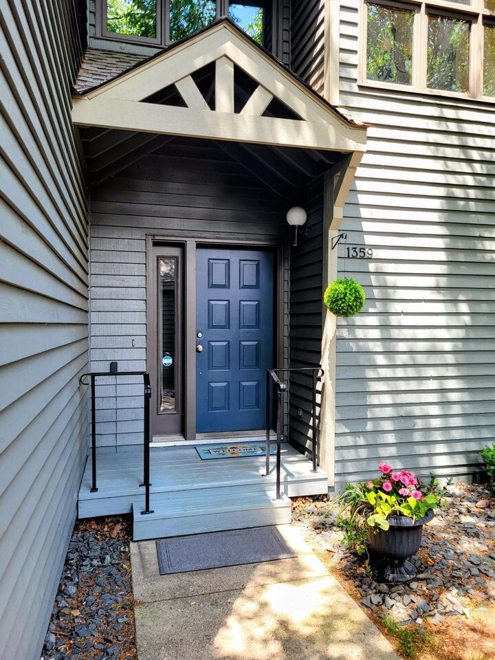 Property Photo:  1359 Spencer Road W 1359  MN 55108 
